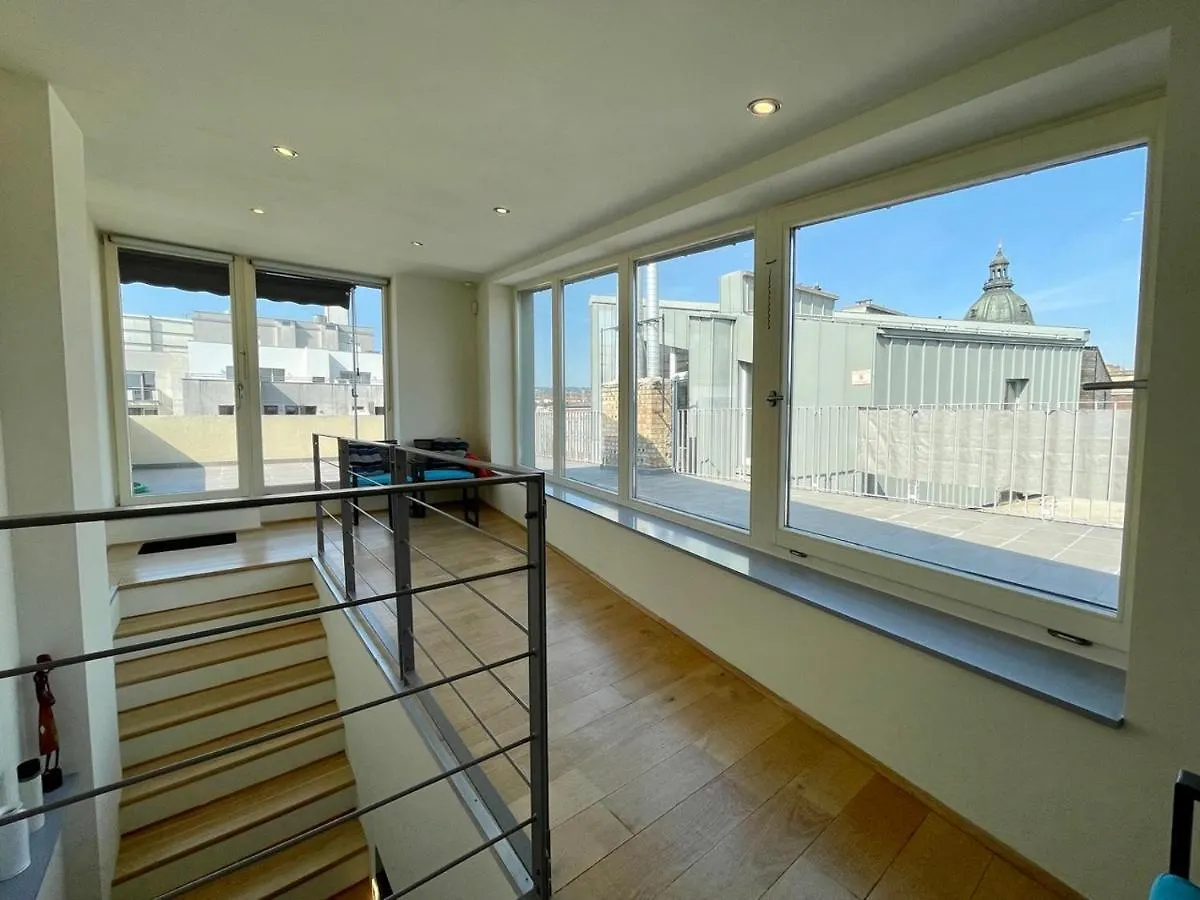Penthouse W Private Rooftop And Free Parking Budapest