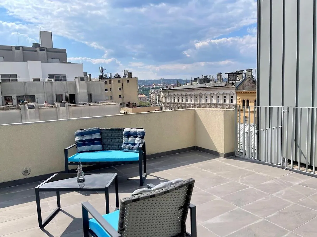 Penthouse W Private Rooftop And Free Parking Budapest