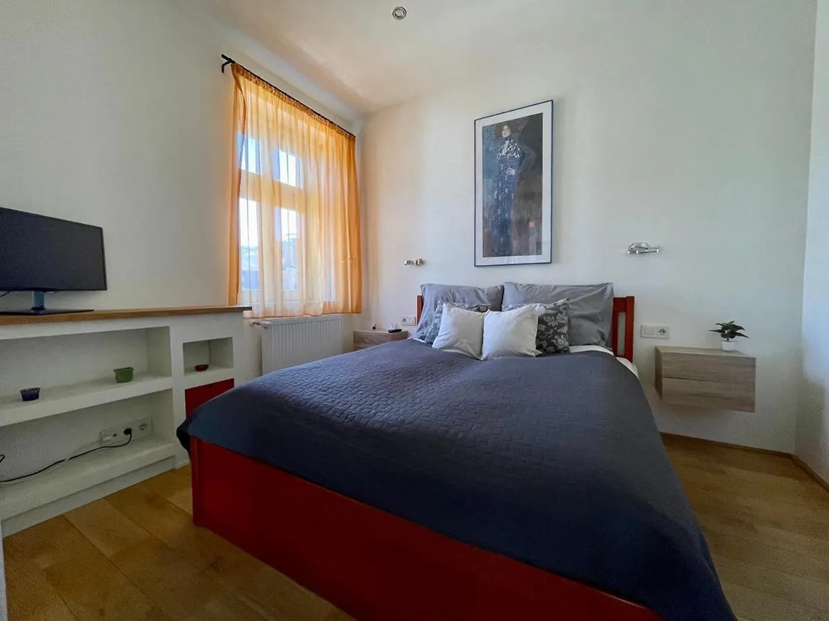 Penthouse W Private Rooftop And Free Parking Budapest 0*,  Hungary